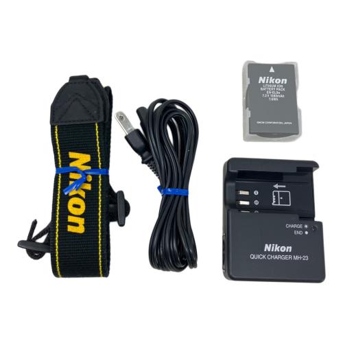 Nikon (ニコン) デジタル一眼レフカメラ D5000 2009年モデル