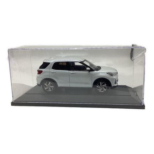 トヨタ RAIZE ホワイト/ブラック ミニカー 箱なし トヨタ RAIZE