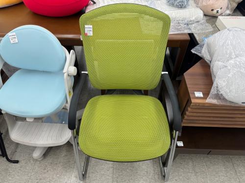 オカムラ オフィスチェア 黄緑 CM71AB　Contessa