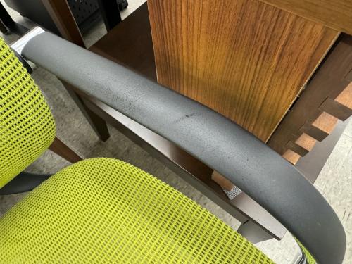 オカムラ オフィスチェア 黄緑 CM71AB　Contessa