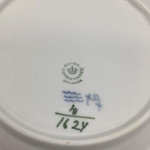 ROYAL COPENHAGEN (ロイヤル・コペンハーゲン) プレート 20cm ブルーフラワー・カーブ