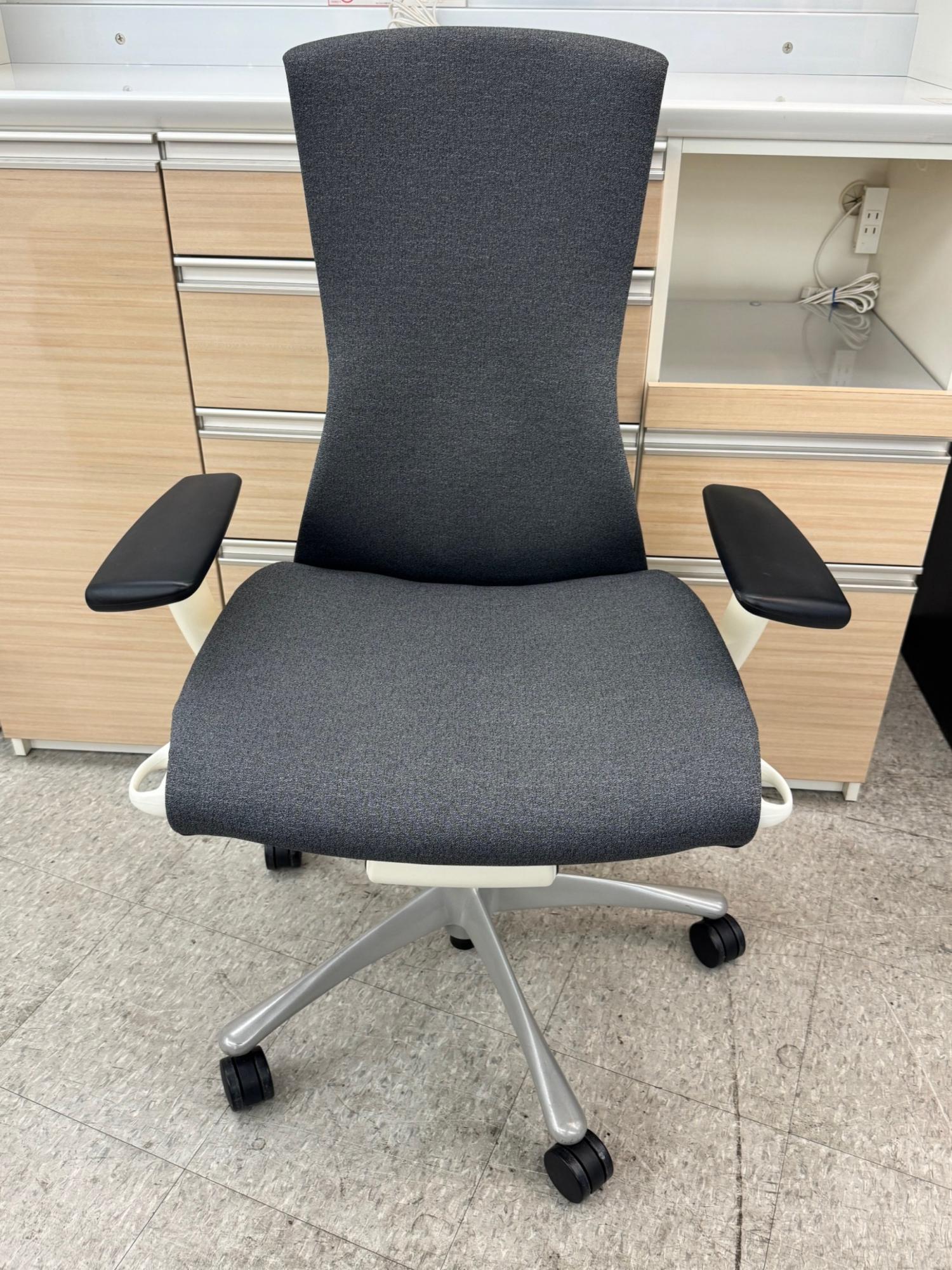 Herman Miller (ハーマンミラー) エンボディチェア グレー｜トレファク