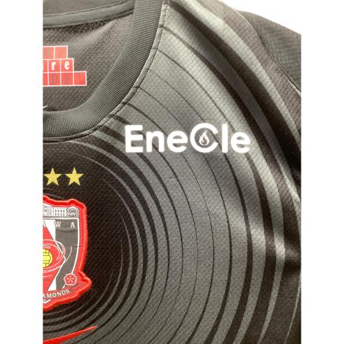 浦和レッズ (ウラワレッズ) サッカーユニフォーム メンズ SIZE M ブラック レプリカユニフォーム2025