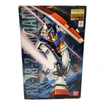 BANDAI (バンダイ) ガンプラ MG 1/100 RX-78-2 GUNDAM Ver.2.0