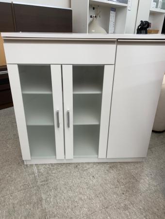 キャビネット 背面足欠品 ホワイト