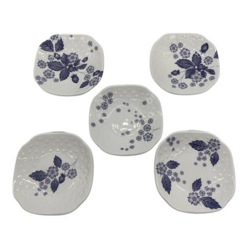 Wedgwood (ウェッジウッド) 小皿 ストロベリーブルーム