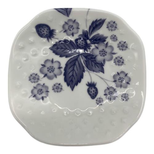 Wedgwood (ウェッジウッド) 小皿 ストロベリーブルーム