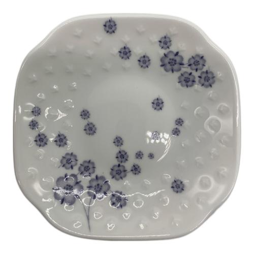 Wedgwood (ウェッジウッド) 小皿 ストロベリーブルーム