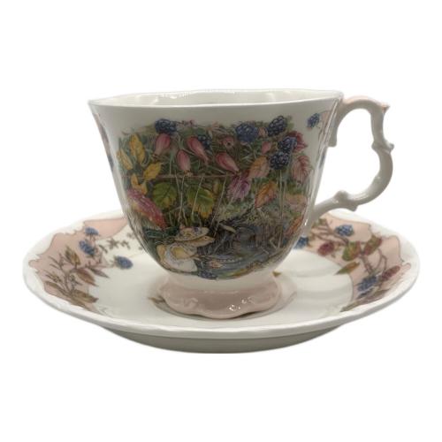ROYAL DOULTON (ロイヤルドルトン) カップ&ソーサー ブランブリーヘッジ