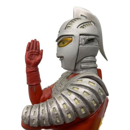 ウルトラマンセブン ソフビ 1/6特撮シリーズ