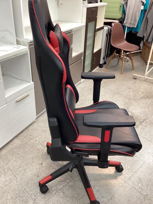 ニトリ ゲーミングチェア レッド×ブラック