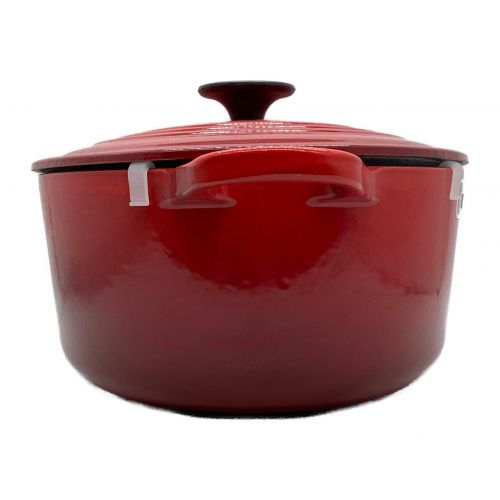 LE CREUSET (ルクルーゼ) 両手鍋 ホワイト×レッド ココット・オーバル