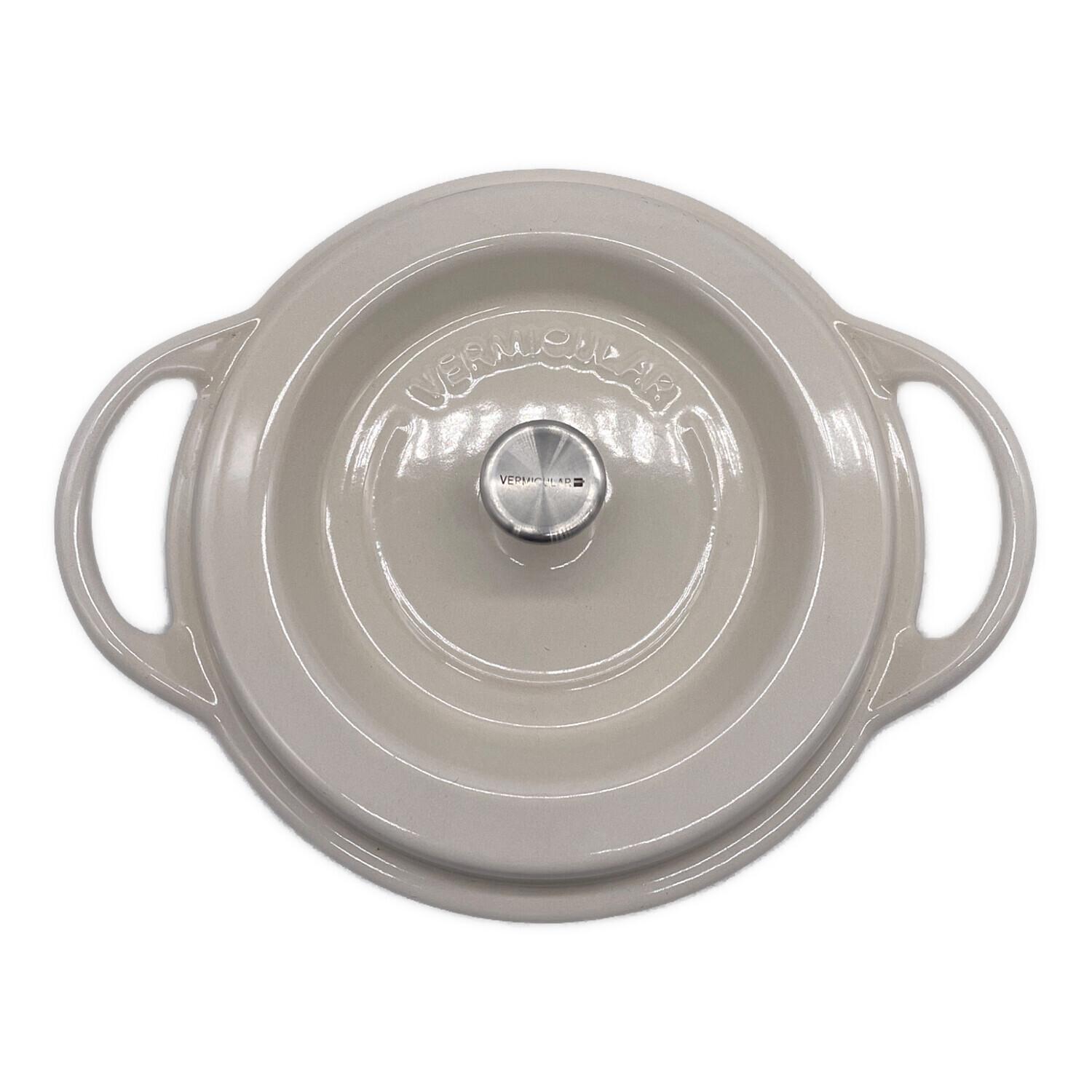 VERMICULAR 両手鍋 ホワイト　22センチ　リペア済み VERMICULAR (バーミキュラ) 両手鍋 使用感有 ホワイト｜トレファクONLINE