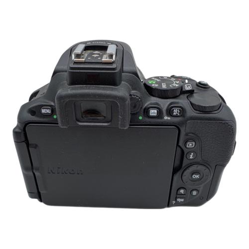Nikon (ニコン) デジタル一眼レフカメラ D5500