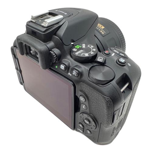 Nikon (ニコン) デジタル一眼レフカメラ D5500 レンズ付き