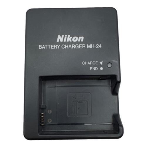 Nikon (ニコン) デジタル一眼レフカメラ D5500 レンズ付き