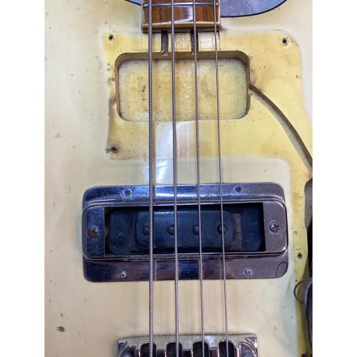 Rickenbacker (リッケンバッカー) 4001 Tuxedo 1978年製