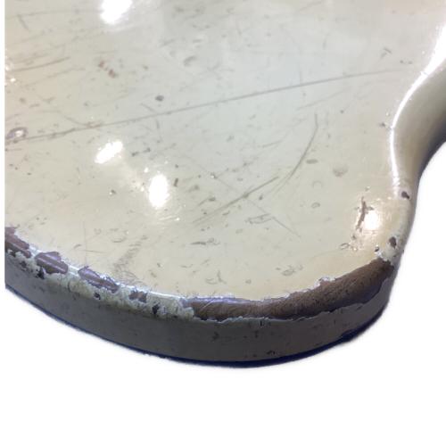 Rickenbacker (リッケンバッカー) 4001 Tuxedo 1978年製