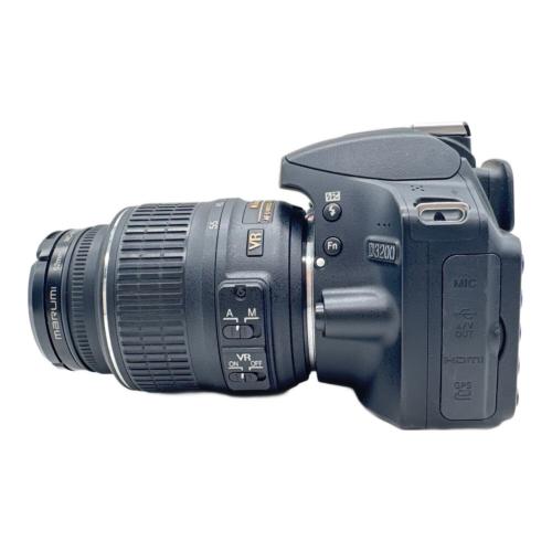 美品 NIkon D3200 18-55 VRKit カメラ初心者 Nikon (ニコン) デジタル一眼レフカメラ D3200 18-55 VR Kit