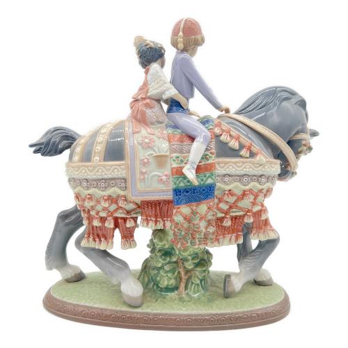 LLADRO (リヤドロ) フィギュリン 少年少女の行進 1489