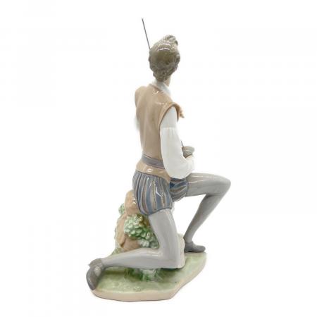 LLADRO リヤドロ 本を読むドンキホーテ 1030 フィギュリン 陶器 本を読むキホーテ | リヤドロ公式オンライン