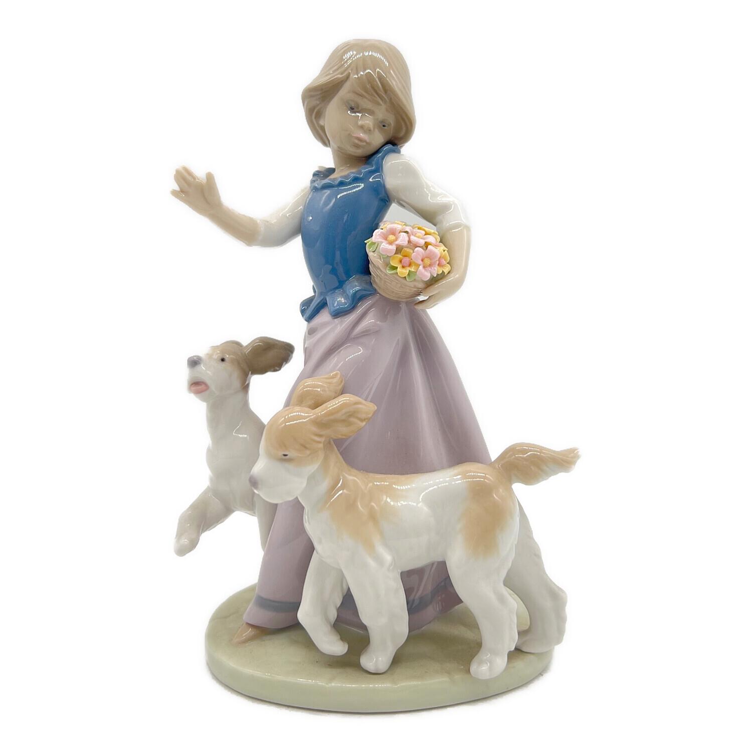 リヤドロ　Not So Fast フィギュリン　少女と犬 LLADRO (リヤドロ) フィギュリン 少女と犬 5761｜トレファクONLINE