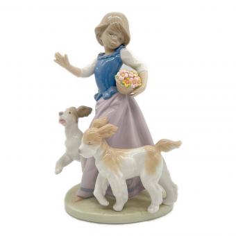 LLADRO (リヤドロ) フィギュリン 少女と犬 5761