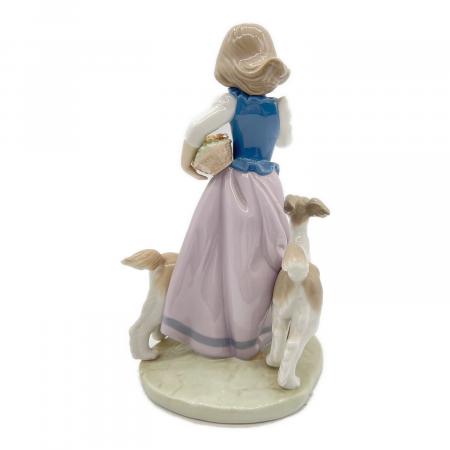 LLADRO (リヤドロ) フィギュリン 少女と犬 5761｜トレファクONLINE
