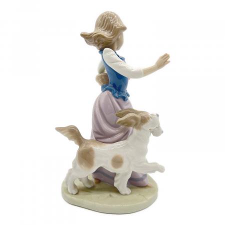 リヤドロ　かわいい！　8531　少女　犬 LLADRO (リヤドロ) フィギュリン 少女と犬 5761｜トレファクONLINE