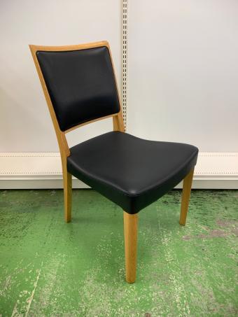 karimoku (カリモク) Chitanoダイニングチェアー ブラック×ナチュラル