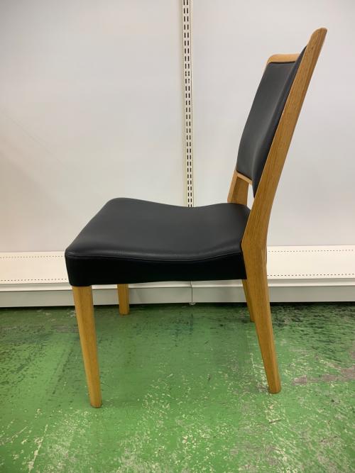 karimoku (カリモク) Chitanoダイニングチェアー ブラック×ナチュラル