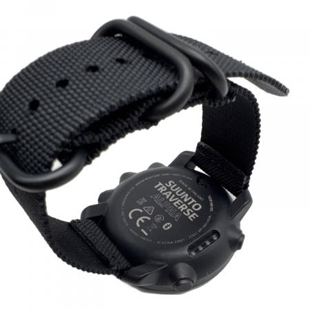 腕時計 スントSUUNTO TRAVERSE GRAPHITE ［中古品］ SUUNTO (スント) スマートウォッチ TRAVERSE ALPHA｜トレファクONLINE