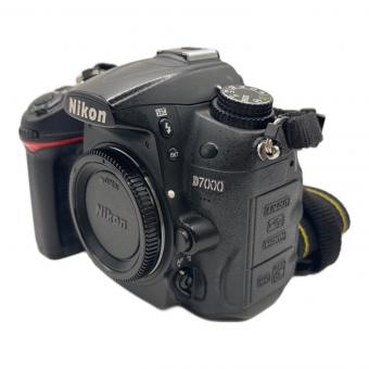 Nikon (ニコン) デジタル一眼レフカメラ D7000