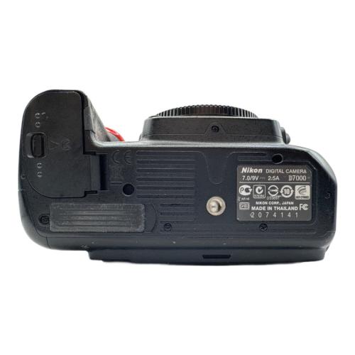 Nikon (ニコン) デジタル一眼レフカメラ D7000