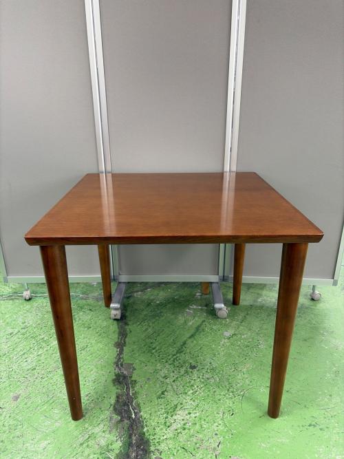 カリモク60+ (カリモクロクマルプラス) ダイニングテーブル ブラウン