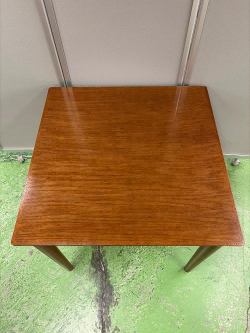 カリモク60+ (カリモクロクマルプラス) ダイニングテーブル ブラウン