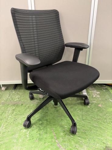 Vitra オフィスチェア ブラック【トレファク上福岡】 ワーキングチェア ルーキー / Plano ダークグレー×ディープブラック