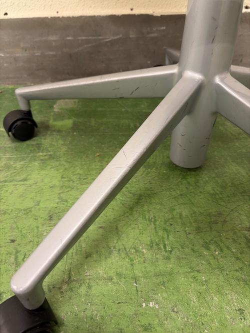 ALIAS (エイリアス) オフィスチェア キャスター劣化有 Cassina IXC.取り扱い ホワイト ローリングフレーム