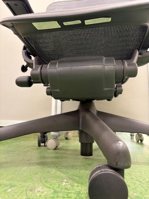 Herman Miller (ハーマンミラー) アーロンチェア クラシック Bサイズ　グラファイトベース ポスチャーフィットフル装備 AE113AWBPJG1BBBK4M02