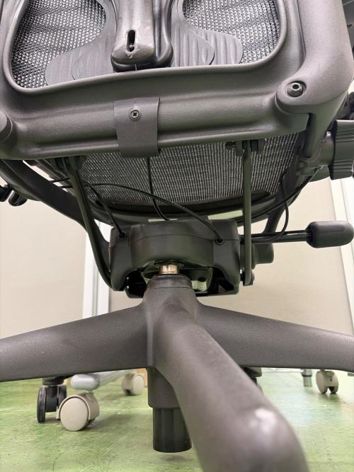 Herman Miller (ハーマンミラー) アーロンチェア クラシック Bサイズ　グラファイトベース ポスチャーフィットフル装備 AE113AWBPJG1BBBK4M02