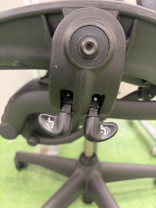Herman Miller (ハーマンミラー) アーロンチェア クラシック Bサイズ　グラファイトベース ポスチャーフィットフル装備 AE113AWBPJG1BBBK4M02