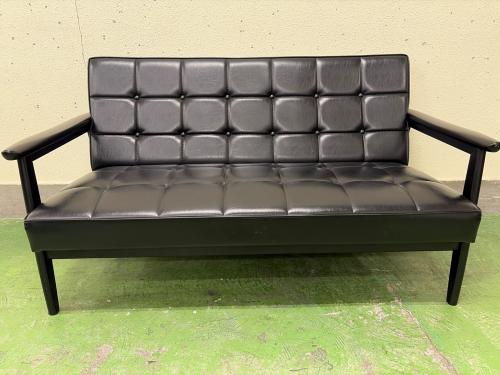 カリモク60 (カリモクロクマル) 2人掛けソファー W36173BB/X36206BB 幅:約133㎝ ブラック×ブラック Ｋチェア