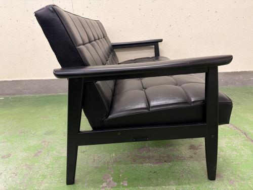 カリモク60 (カリモクロクマル) 2人掛けソファー W36173BB/X36206BB 幅:約133㎝ ブラック×ブラック Ｋチェア