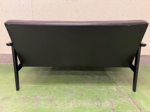 カリモク60 (カリモクロクマル) 2人掛けソファー W36173BB/X36206BB 幅:約133㎝ ブラック×ブラック Ｋチェア