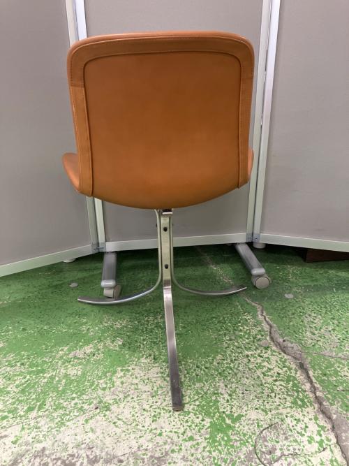 Fritz Hansen (フリッツハンセン) ダイニングチェアー ブラウン PK9
