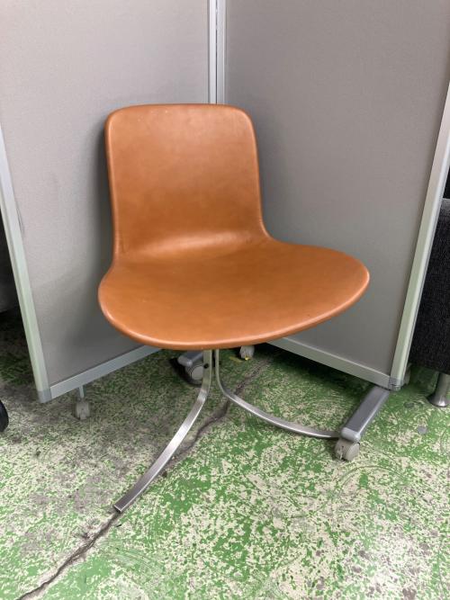 Fritz Hansen (フリッツハンセン) ダイニングチェアー ブラウン PK9