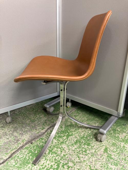 Fritz Hansen (フリッツハンセン) ダイニングチェアー ブラウン PK9