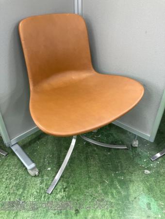 Fritz Hansen (フリッツハンセン) ダイニングチェアー ブラウン PK9