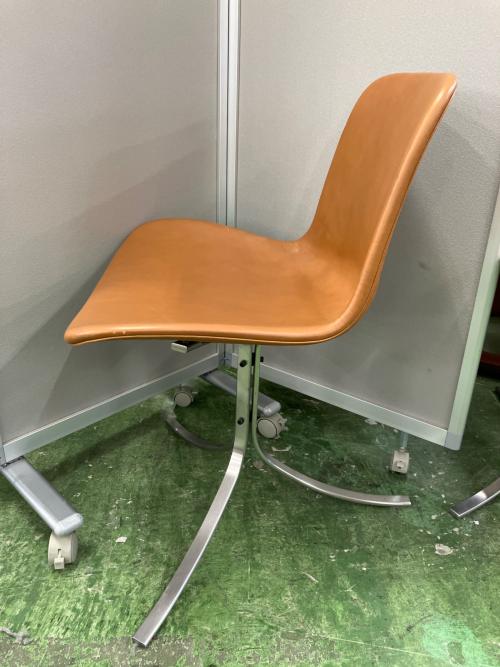 Fritz Hansen (フリッツハンセン) ダイニングチェアー ブラウン PK9