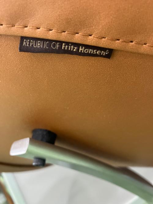 Fritz Hansen (フリッツハンセン) ダイニングチェアー ブラウン PK9